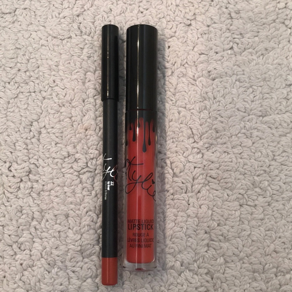 Kylie Cosmetics- 22 Lip Kit